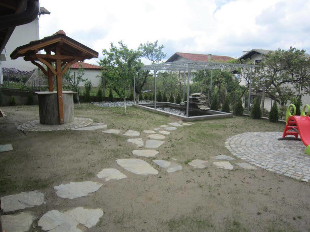 Slavina Guest House Sapareva Banya ภายนอก รูปภาพ